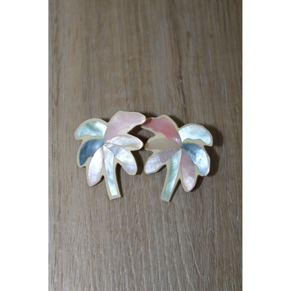 VTG Palm Tree Stud Earrings‎ Mother of Pearl Pastel Tropical Shell Retro 80s